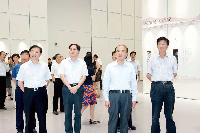 做好公共文化服务  提升城市文化格调